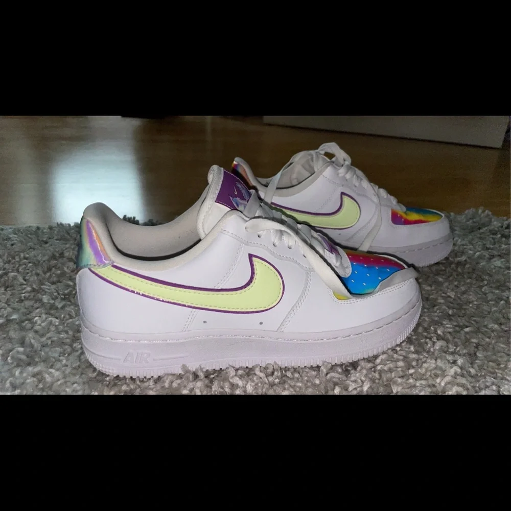 Nike Airforce 1 Easter - Picture 4 of 7